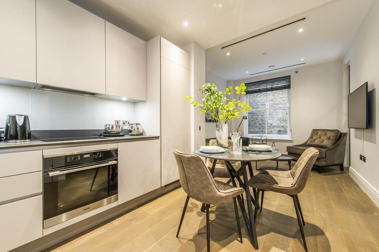 Chancery Quarters - 124 Chancery Lane ลอนดอน ภายนอก รูปภาพ